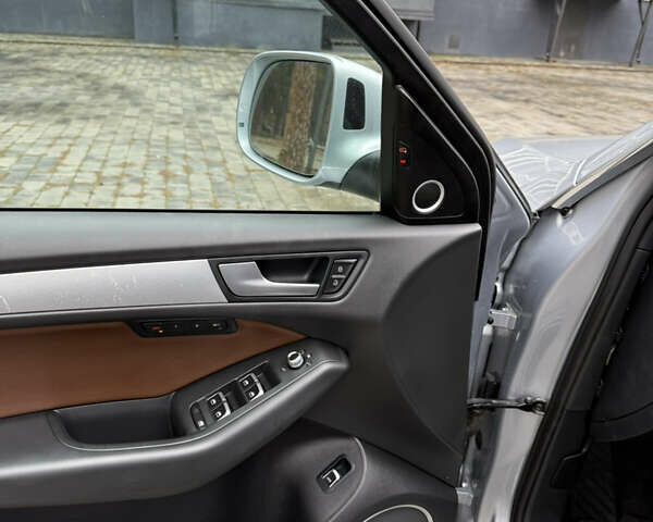 Сірий Ауді Ку 5, об'ємом двигуна 2 л та пробігом 180 тис. км за 16800 $, фото 15 на Automoto.ua