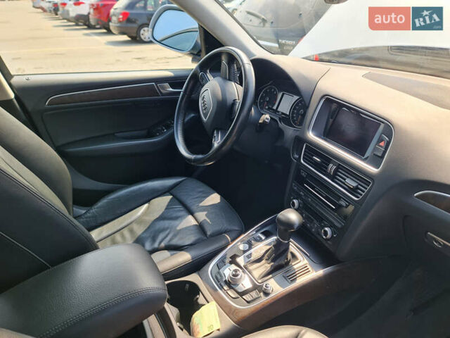 Серый Ауди Ку 5, объемом двигателя 1.98 л и пробегом 130 тыс. км за 17000 $, фото 4 на Automoto.ua