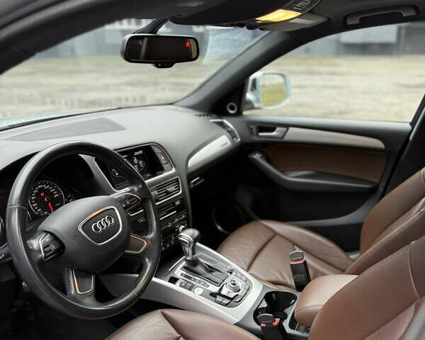 Сірий Ауді Ку 5, об'ємом двигуна 2 л та пробігом 180 тис. км за 16800 $, фото 12 на Automoto.ua