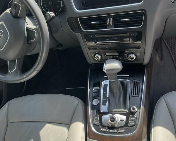 Ауди Ку 5 2015 в Харькове на Automoto.ua Серый Ауди Ку 5, объемом двигателя 1.98 л и пробегом 133 тыс. км за 19200 $, фото 10 на Automoto.ua