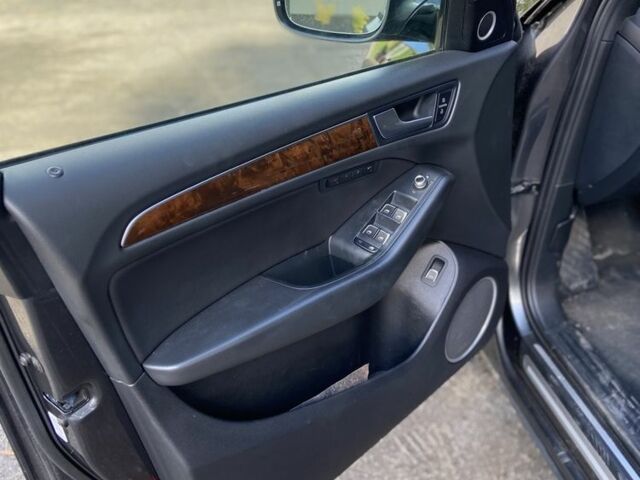 Серый Ауди Ку 5, объемом двигателя 3 л и пробегом 222 тыс. км за 13500 $, фото 5 на Automoto.ua