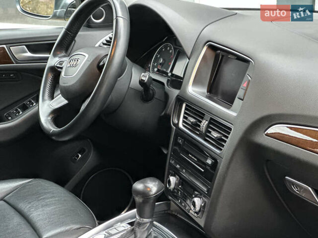 Сірий Ауді Ку 5, об'ємом двигуна 2 л та пробігом 213 тис. км за 15500 $, фото 22 на Automoto.ua