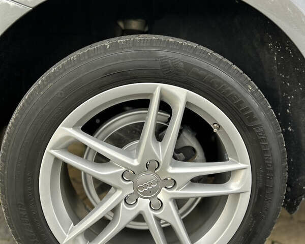 Сірий Ауді Ку 5, об'ємом двигуна 2 л та пробігом 220 тис. км за 15000 $, фото 25 на Automoto.ua