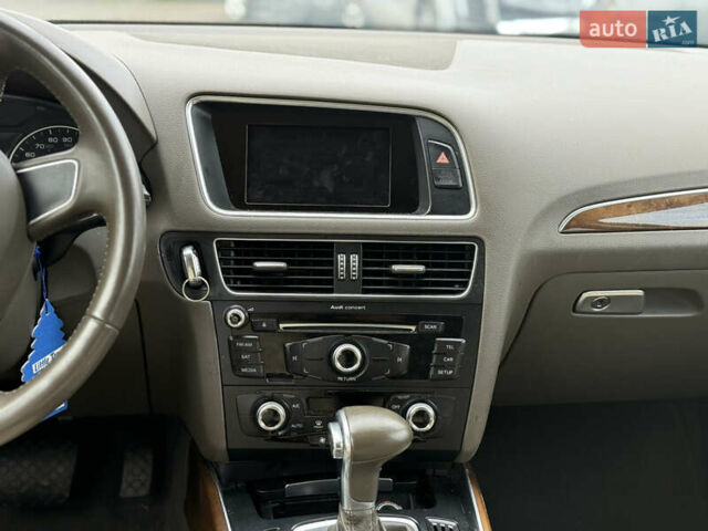 Сірий Ауді Ку 5, об'ємом двигуна 2 л та пробігом 228 тис. км за 10500 $, фото 12 на Automoto.ua