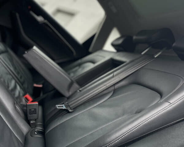 Серый Ауди Ку 5, объемом двигателя 2.97 л и пробегом 211 тыс. км за 19500 $, фото 59 на Automoto.ua