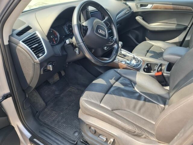 Сірий Ауді Ку 5, об'ємом двигуна 2 л та пробігом 130 тис. км за 16500 $, фото 7 на Automoto.ua