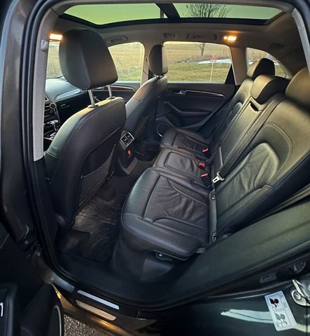 Сірий Ауді Ку 5, об'ємом двигуна 2 л та пробігом 192 тис. км за 15000 $, фото 3 на Automoto.ua