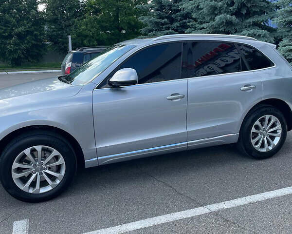 Серый Ауди Ку 5, объемом двигателя 1.98 л и пробегом 112 тыс. км за 18000 $, фото 4 на Automoto.ua