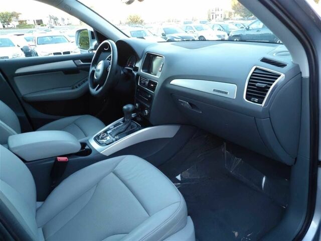 Серый Ауди Ку 5, объемом двигателя 3 л и пробегом 70 тыс. км за 11500 $, фото 6 на Automoto.ua