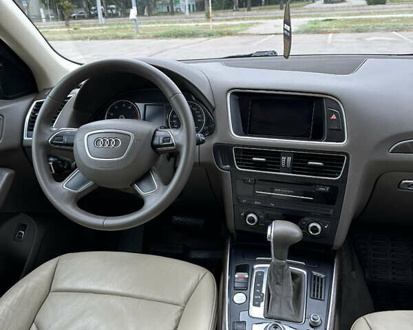 Сірий Ауді Ку 5, об'ємом двигуна 2 л та пробігом 212 тис. км за 18500 $, фото 17 на Automoto.ua