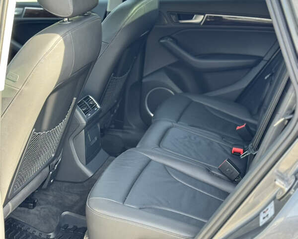 Серый Ауди Ку 5, объемом двигателя 2 л и пробегом 225 тыс. км за 14600 $, фото 10 на Automoto.ua