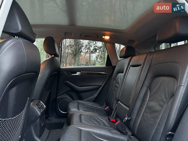 Сірий Ауді Ку 5, об'ємом двигуна 3 л та пробігом 175 тис. км за 15790 $, фото 24 на Automoto.ua