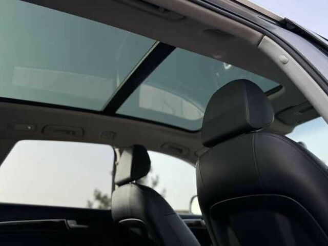 Серый Ауди Ку 5, объемом двигателя 2 л и пробегом 136 тыс. км за 12000 $, фото 9 на Automoto.ua