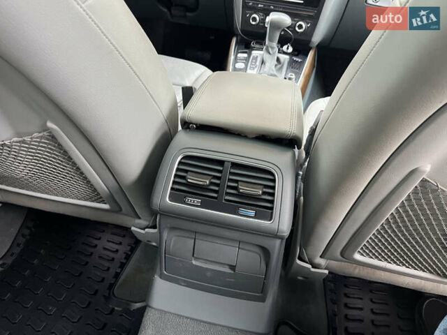 Серый Ауди Ку 5, объемом двигателя 1.98 л и пробегом 185 тыс. км за 19300 $, фото 4 на Automoto.ua