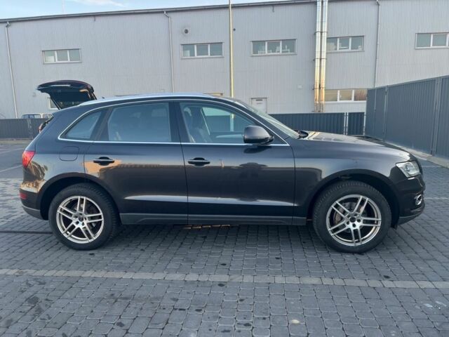 Серый Ауди Ку 5, объемом двигателя 2 л и пробегом 330 тыс. км за 17000 $, фото 2 на Automoto.ua