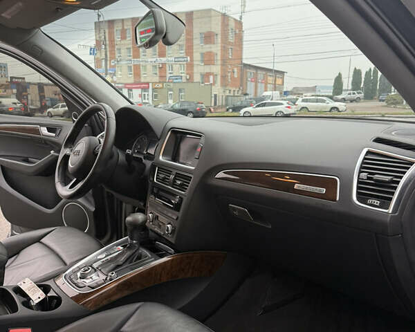 Сірий Ауді Ку 5, об'ємом двигуна 3 л та пробігом 240 тис. км за 15000 $, фото 8 на Automoto.ua