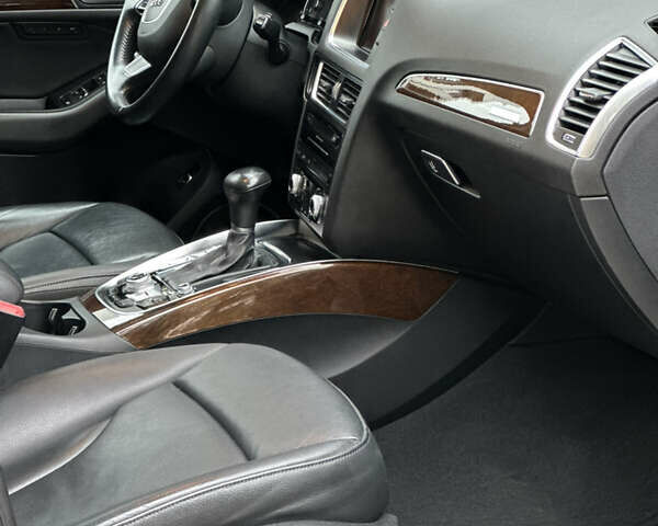 Серый Ауди Ку 5, объемом двигателя 2 л и пробегом 214 тыс. км за 15700 $, фото 24 на Automoto.ua