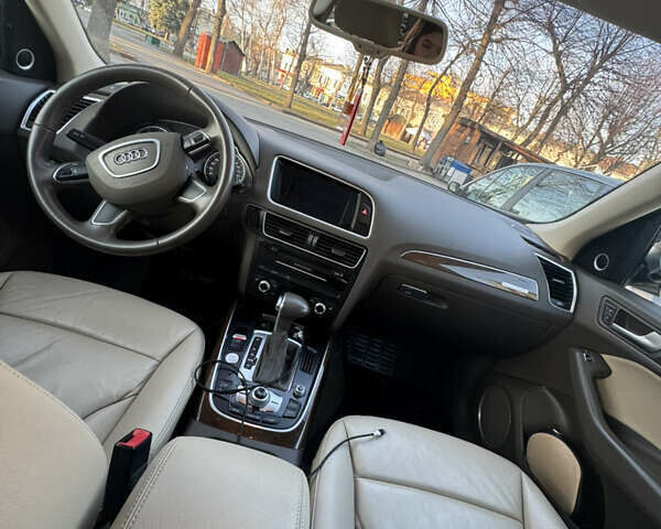 Серый Ауди Ку 5, объемом двигателя 2 л и пробегом 163 тыс. км за 17500 $, фото 16 на Automoto.ua