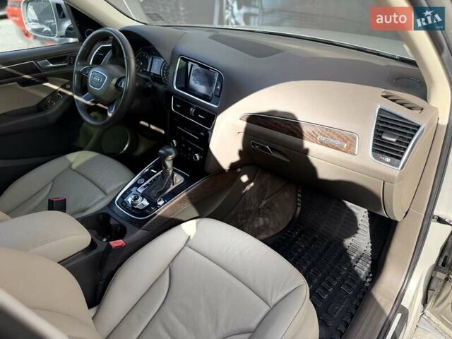 Сірий Ауді Ку 5, об'ємом двигуна 2 л та пробігом 212 тис. км за 13700 $, фото 48 на Automoto.ua