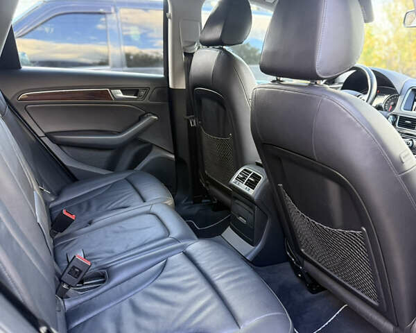 Серый Ауди Ку 5, объемом двигателя 2 л и пробегом 116 тыс. км за 14500 $, фото 10 на Automoto.ua