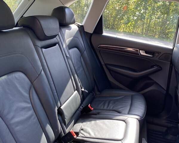 Серый Ауди Ку 5, объемом двигателя 1.98 л и пробегом 207 тыс. км за 18000 $, фото 7 на Automoto.ua