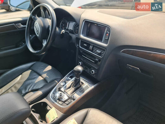 Серый Ауди Ку 5, объемом двигателя 1.98 л и пробегом 130 тыс. км за 17000 $, фото 5 на Automoto.ua