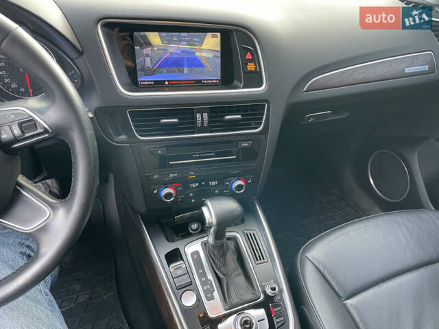 Серый Ауди Ку 5, объемом двигателя 1.99 л и пробегом 185 тыс. км за 15000 $, фото 8 на Automoto.ua