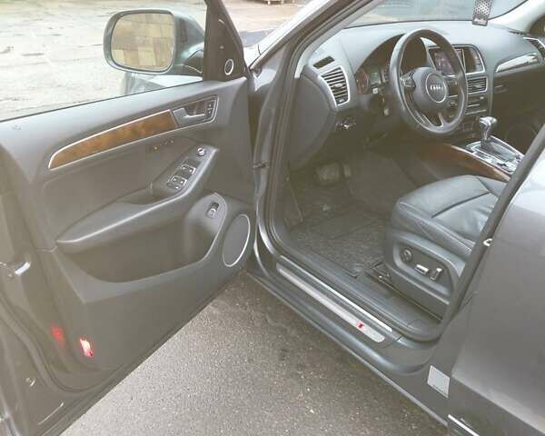 Серый Ауди Ку 5, объемом двигателя 3 л и пробегом 215 тыс. км за 16750 $, фото 39 на Automoto.ua