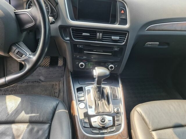 Сірий Ауді Ку 5, об'ємом двигуна 2 л та пробігом 130 тис. км за 16500 $, фото 6 на Automoto.ua