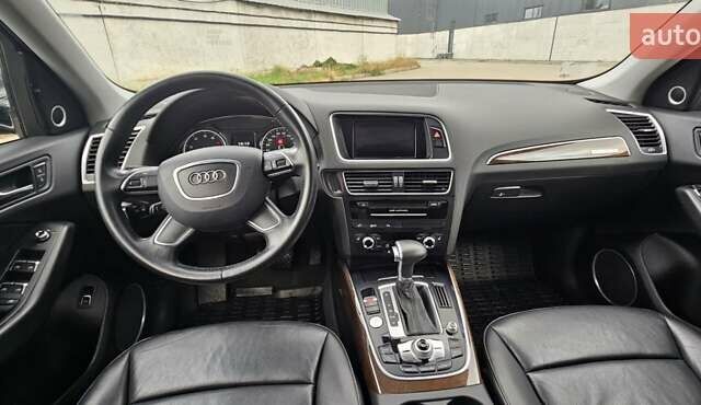 Серый Ауди Ку 5, объемом двигателя 1.98 л и пробегом 180 тыс. км за 17000 $, фото 13 на Automoto.ua