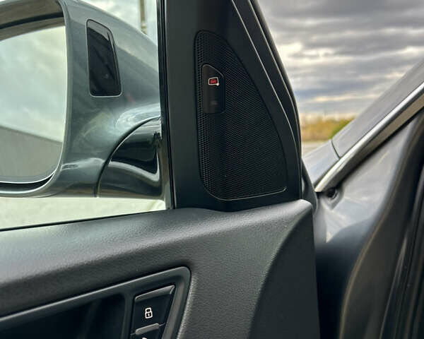 Сірий Ауді Ку 5, об'ємом двигуна 2 л та пробігом 220 тис. км за 15000 $, фото 65 на Automoto.ua