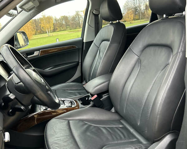 Сірий Ауді Ку 5, об'ємом двигуна 2 л та пробігом 220 тис. км за 15000 $, фото 63 на Automoto.ua