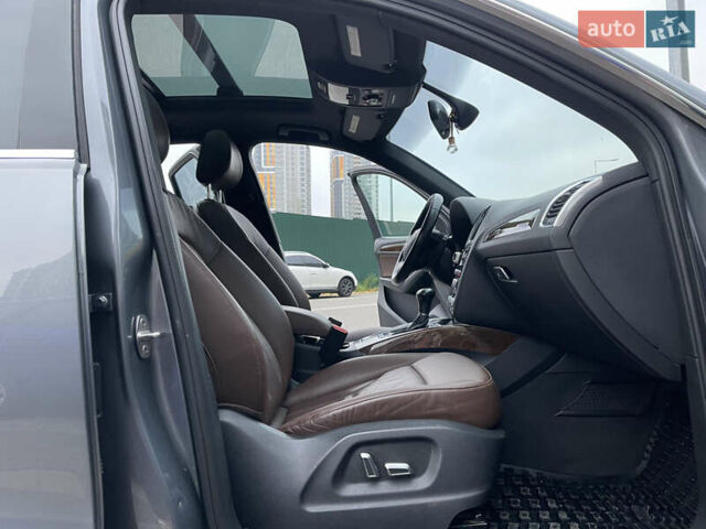 Сірий Ауді Ку 5, об'ємом двигуна 2 л та пробігом 252 тис. км за 14500 $, фото 46 на Automoto.ua