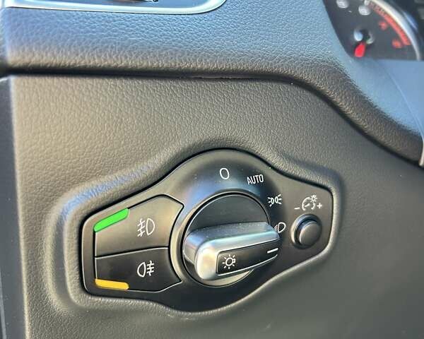 Сірий Ауді Ку 5, об'ємом двигуна 2 л та пробігом 173 тис. км за 17300 $, фото 27 на Automoto.ua