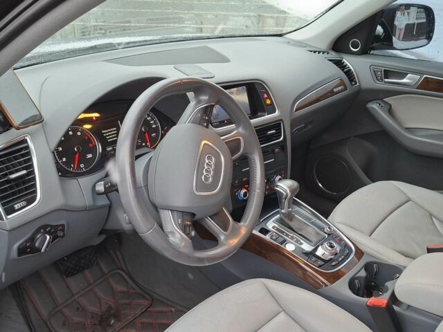 Серый Ауди Ку 5, объемом двигателя 2 л и пробегом 190 тыс. км за 332 $, фото 3 на Automoto.ua