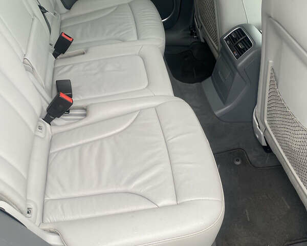 Серый Ауди Ку 5, объемом двигателя 2 л и пробегом 286 тыс. км за 13550 $, фото 11 на Automoto.ua