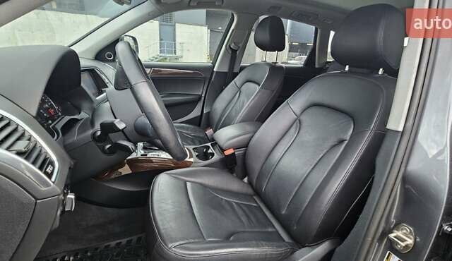 Серый Ауди Ку 5, объемом двигателя 1.98 л и пробегом 180 тыс. км за 17000 $, фото 12 на Automoto.ua