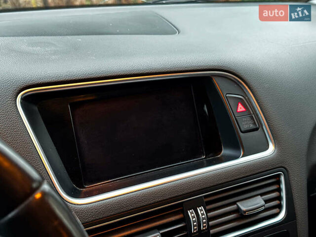 Сірий Ауді Ку 5, об'ємом двигуна 3 л та пробігом 175 тис. км за 15790 $, фото 21 на Automoto.ua