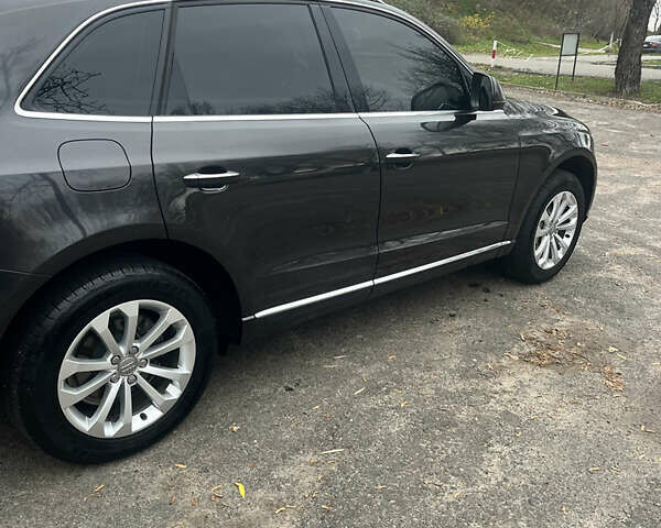 Серый Ауди Ку 5, объемом двигателя 1.98 л и пробегом 152 тыс. км за 17350 $, фото 5 на Automoto.ua