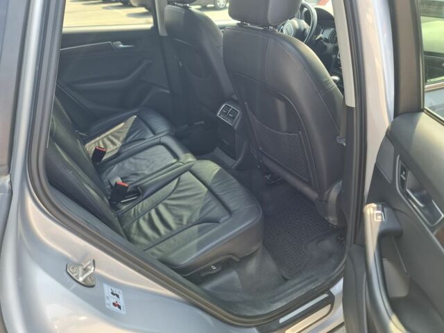 Сірий Ауді Ку 5, об'ємом двигуна 2 л та пробігом 130 тис. км за 16500 $, фото 12 на Automoto.ua