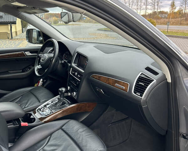 Сірий Ауді Ку 5, об'ємом двигуна 2 л та пробігом 220 тис. км за 15000 $, фото 76 на Automoto.ua