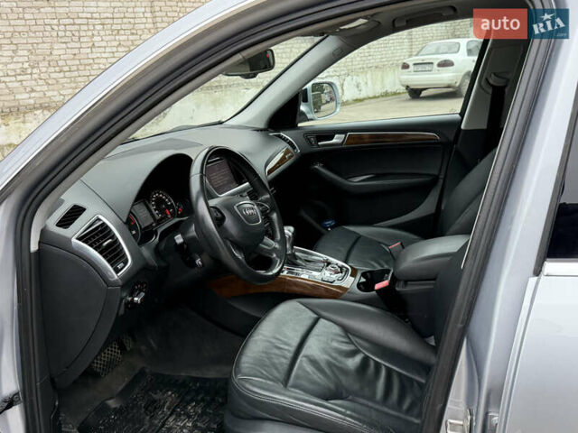 Серый Ауди Ку 5, объемом двигателя 2 л и пробегом 210 тыс. км за 13999 $, фото 40 на Automoto.ua