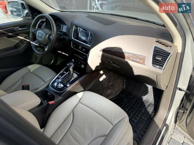 Сірий Ауді Ку 5, об'ємом двигуна 2 л та пробігом 212 тис. км за 13700 $, фото 49 на Automoto.ua