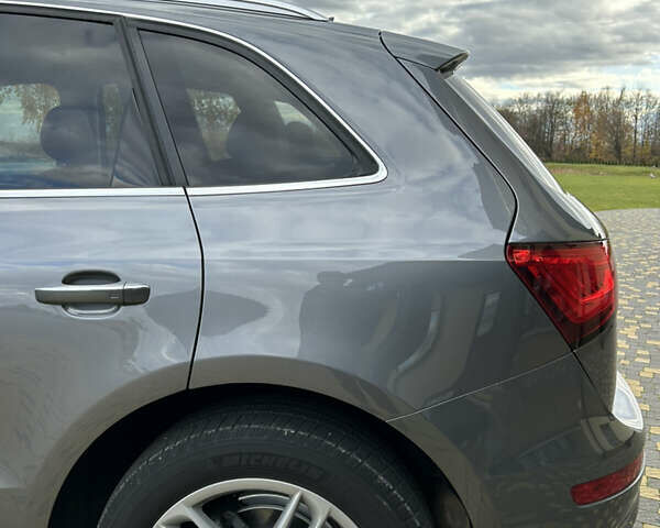 Сірий Ауді Ку 5, об'ємом двигуна 2 л та пробігом 220 тис. км за 15000 $, фото 37 на Automoto.ua