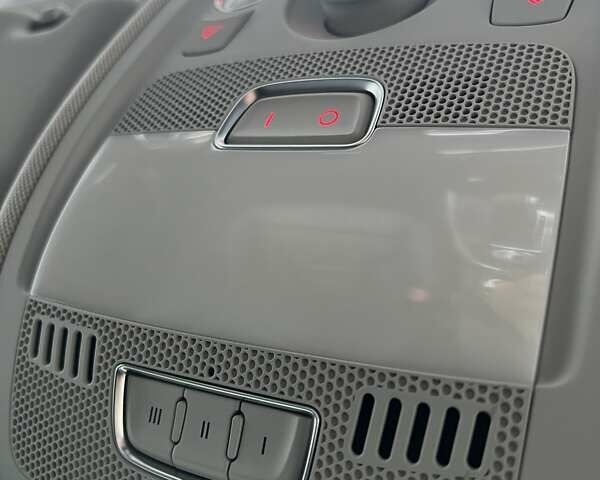 Серый Ауди Ку 5, объемом двигателя 1.98 л и пробегом 170 тыс. км за 16600 $, фото 27 на Automoto.ua