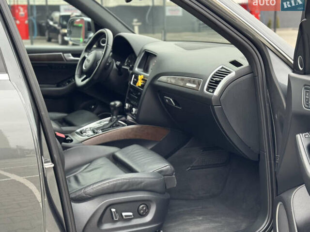 Сірий Ауді Ку 5, об'ємом двигуна 2 л та пробігом 177 тис. км за 15777 $, фото 25 на Automoto.ua