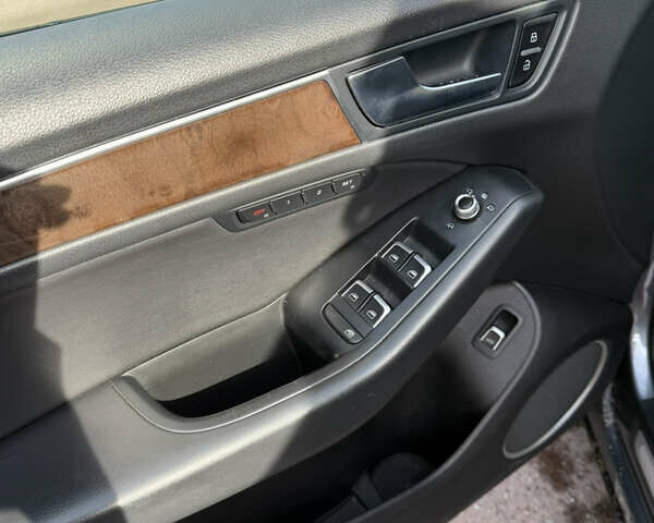 Серый Ауди Ку 5, объемом двигателя 1.97 л и пробегом 169 тыс. км за 19000 $, фото 5 на Automoto.ua