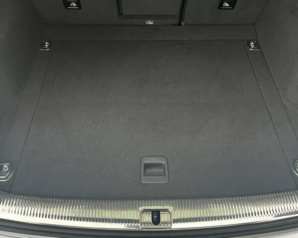 Серый Ауди Ку 5, объемом двигателя 1.98 л и пробегом 183 тыс. км за 14500 $, фото 4 на Automoto.ua