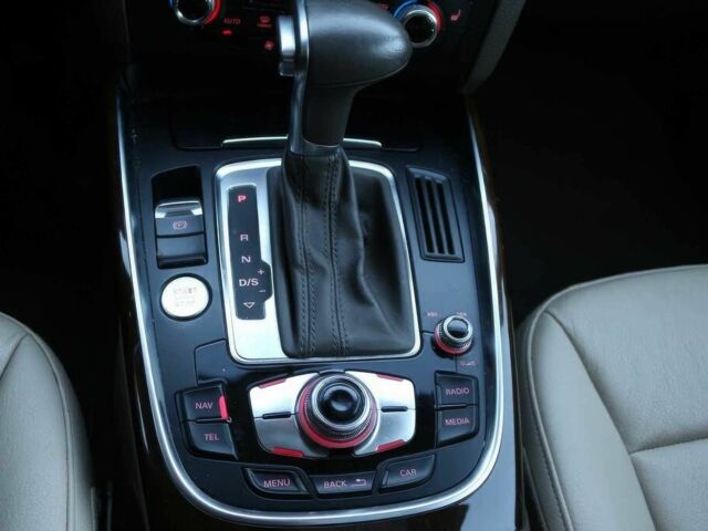 Сірий Ауді Ку 5, об'ємом двигуна 3 л та пробігом 70 тис. км за 12500 $, фото 11 на Automoto.ua