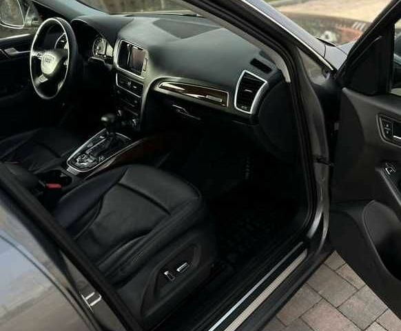 Серый Ауди Ку 5, объемом двигателя 2 л и пробегом 136 тыс. км за 12000 $, фото 7 на Automoto.ua